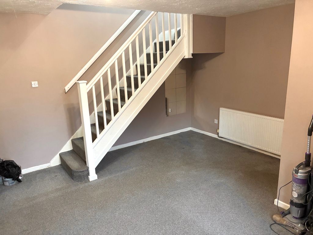 Property photo 3 of 9 Living Room