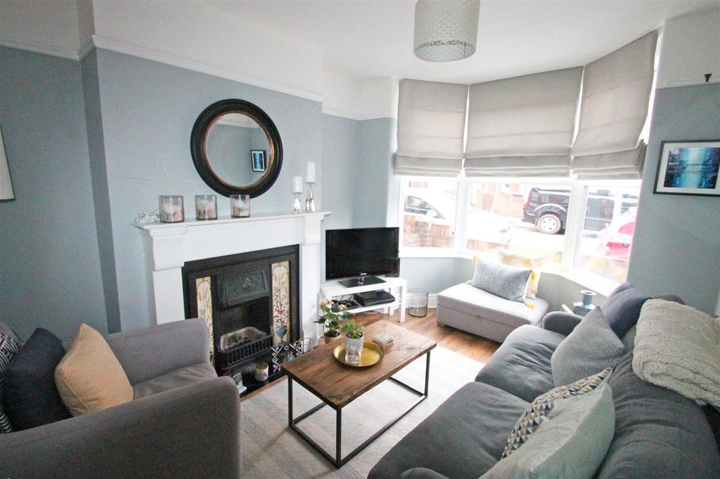 Property photo 3 of 23 Sitting Room.Jpg