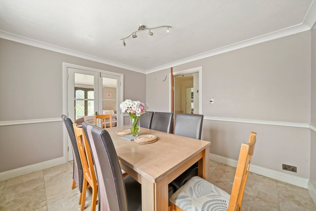 Property photo 2 of 18