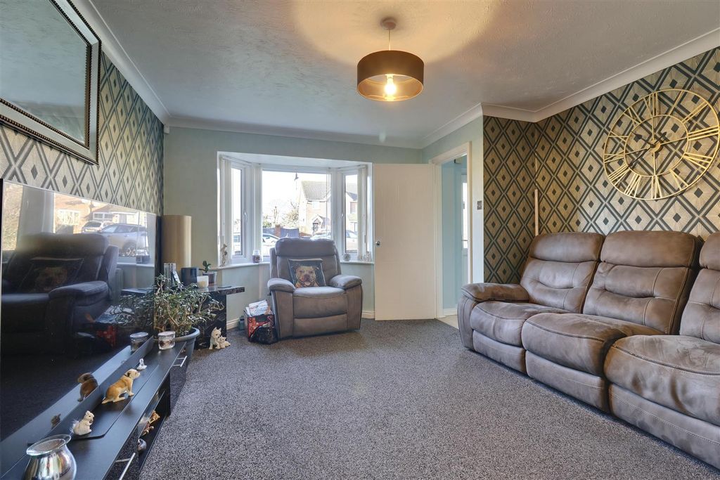 Property photo 2 of 17 37F55Abe-De2B-4E97-B720-12972C4Ab257_1_201_A.Jpeg