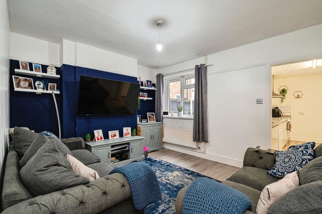 Property photo 2 of 18