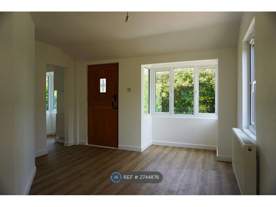 Property photo 3 of 8 Lounge/Dining Room