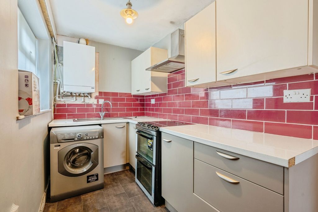 Property photo 2 of 15 Pbox-Img.Jpg