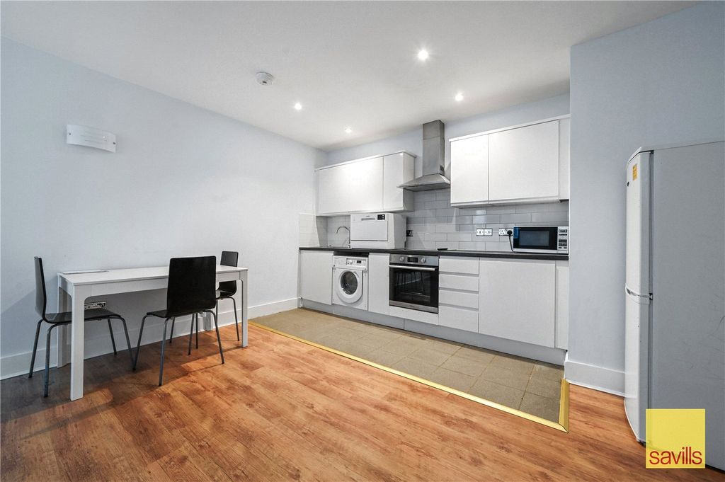 Property photo 2 of 11 Kitchen