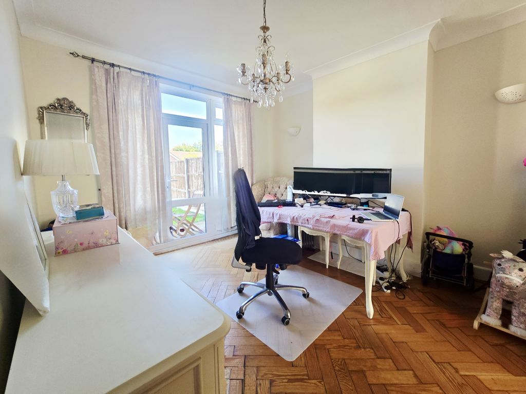 Property photo 3 of 15