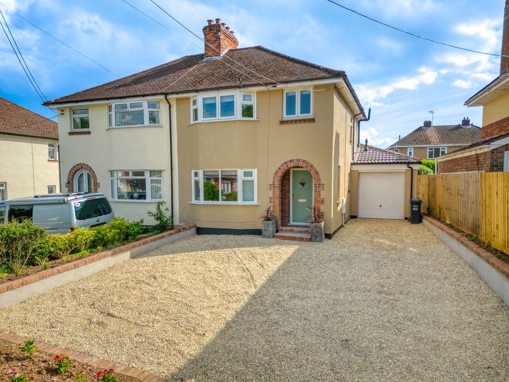 Property photo 1 of 27 Ewemove Taunton - Hoveland Lane (12)