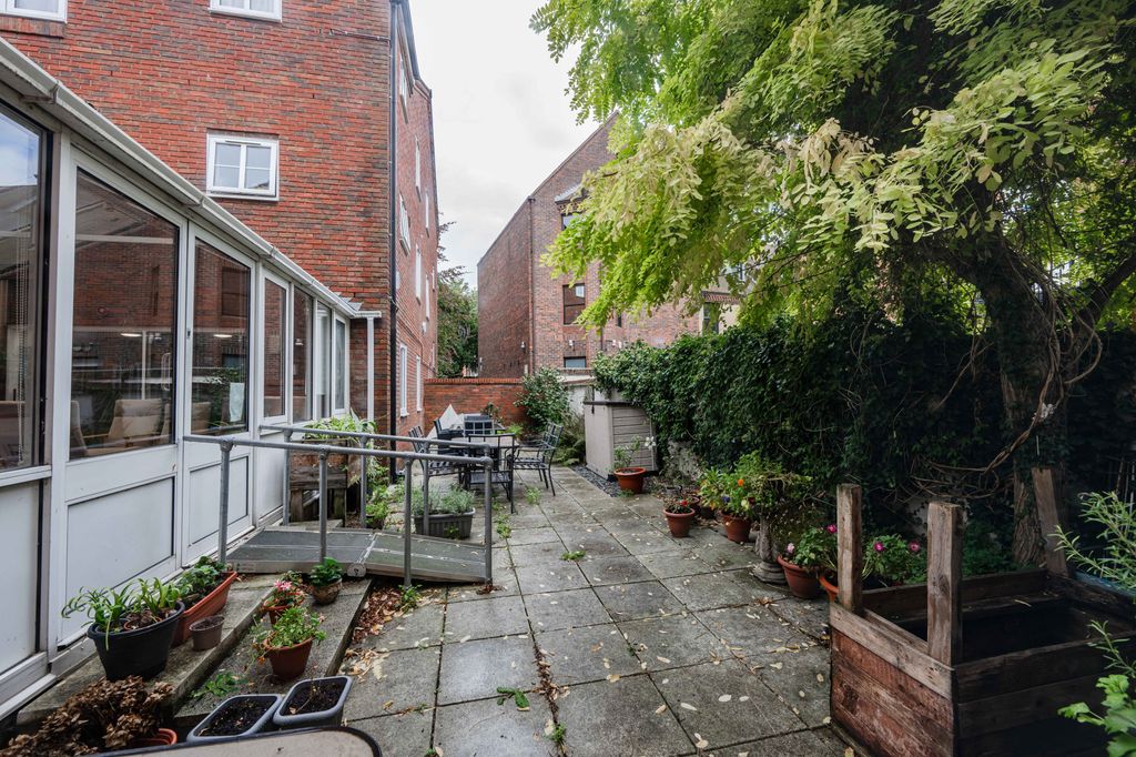 Property photo 3 of 16