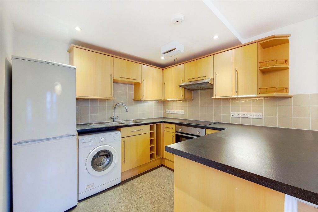 Property photo 2 of 12 Picture No. 30