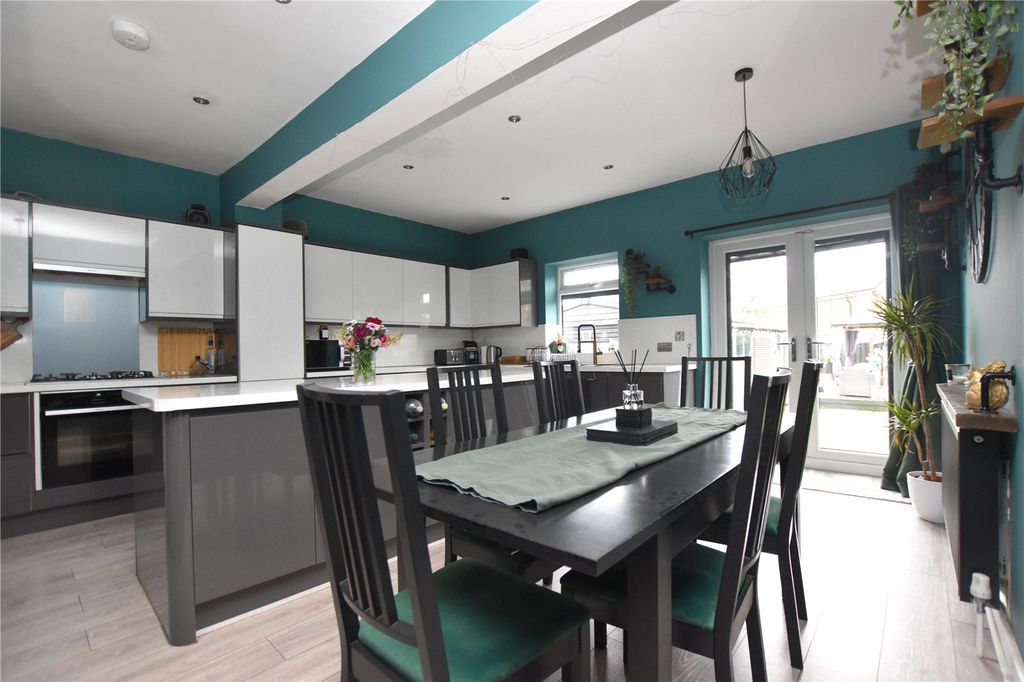 Property photo 3 of 22 Picture No. 33