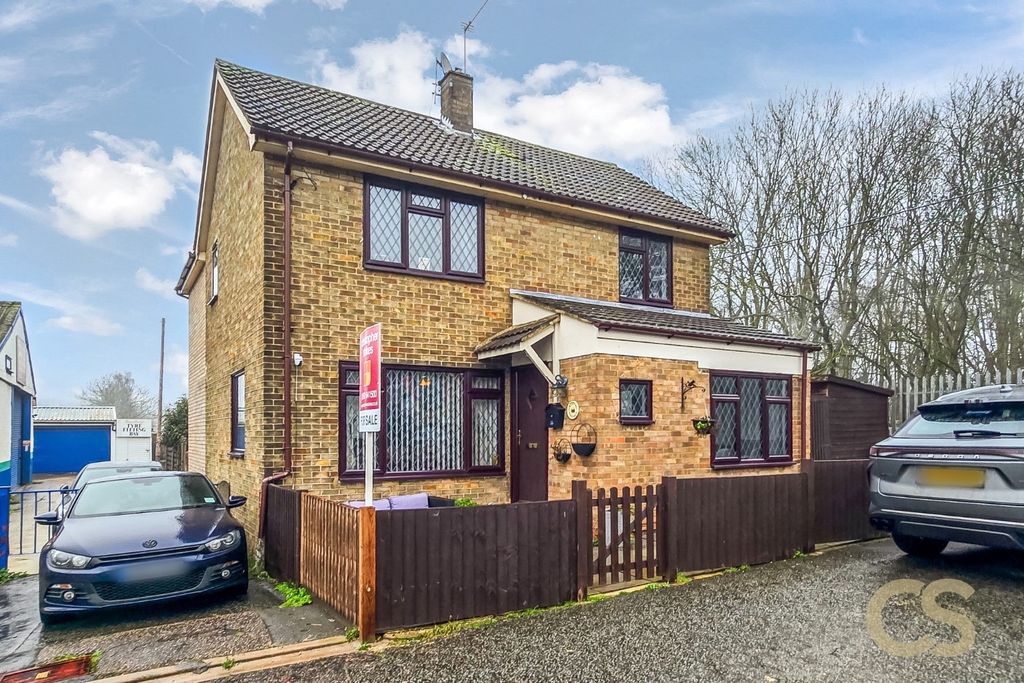 Property photo 1 of 19 4633860