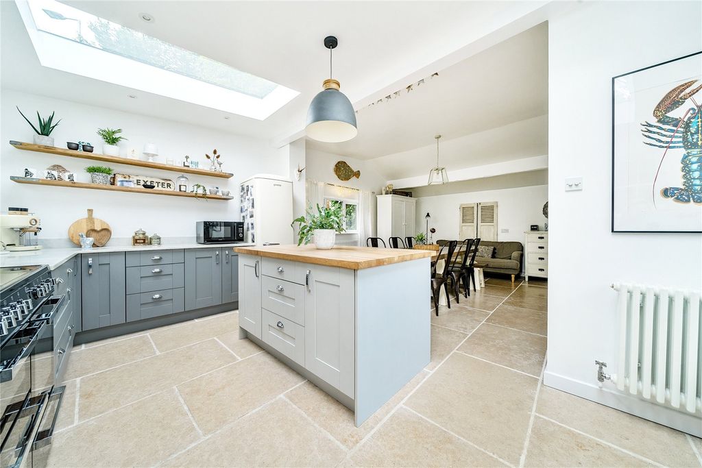 Property photo 3 of 15 Kitchen