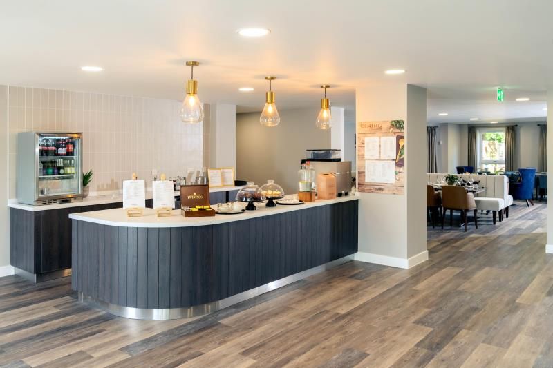 Property photo 3 of 16 Bistro