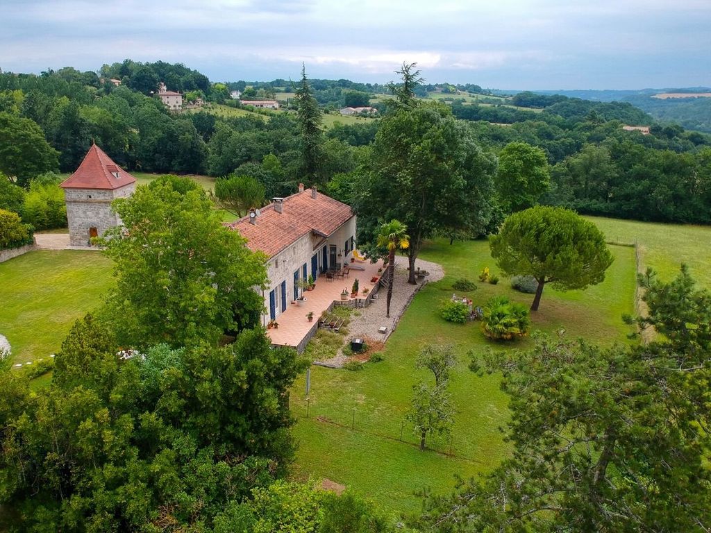 Property photo 1 of 20 Estate With Two Dwellings In The Heart Of The Historic Village Of Prayssas