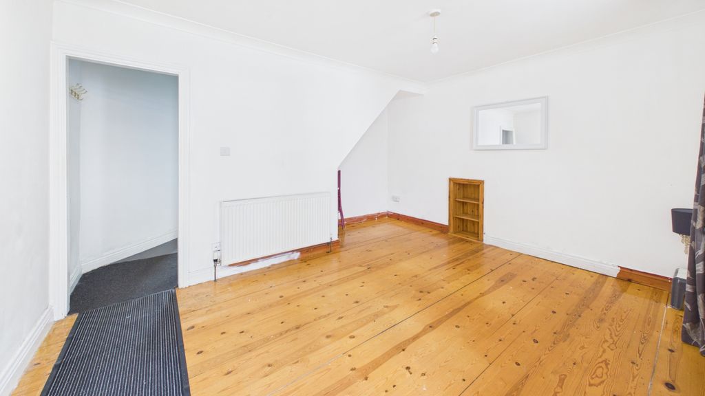 Property photo 2 of 9 Gallery