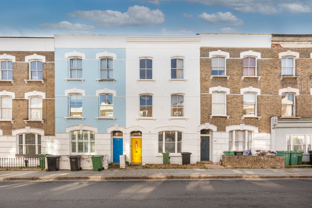 Property photo 1 of 13 49 Grafton Road, Kentish Town, London, Nw5 3DX