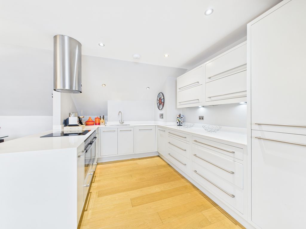 Property photo 2 of 18 Kitchen