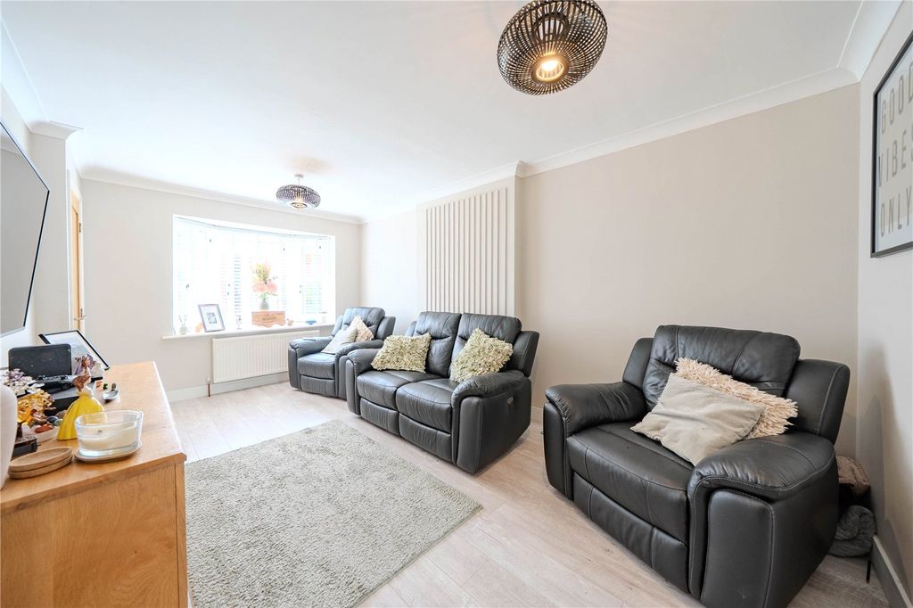 Property photo 2 of 17 Picture No. 18