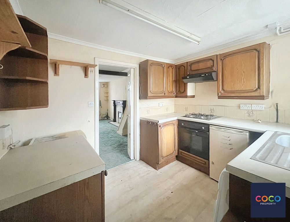 Property photo 3 of 15 Kitchen