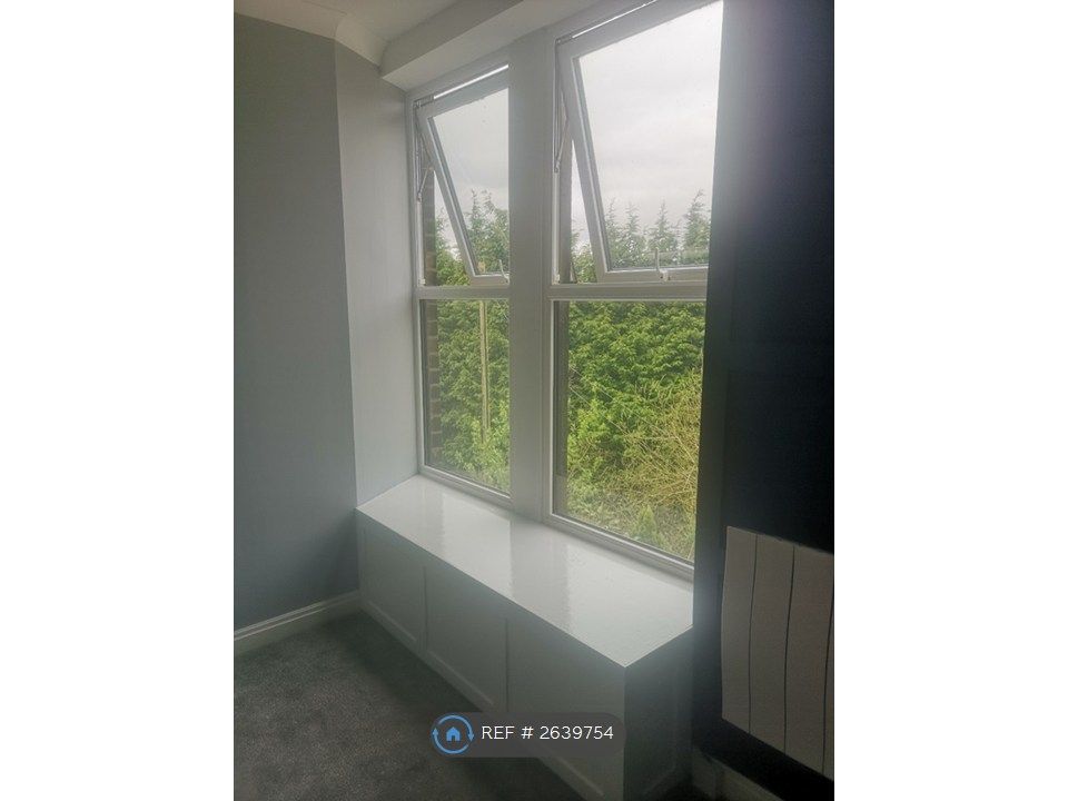 Property photo 2 of 17 Lounge Window Seat And Green Views