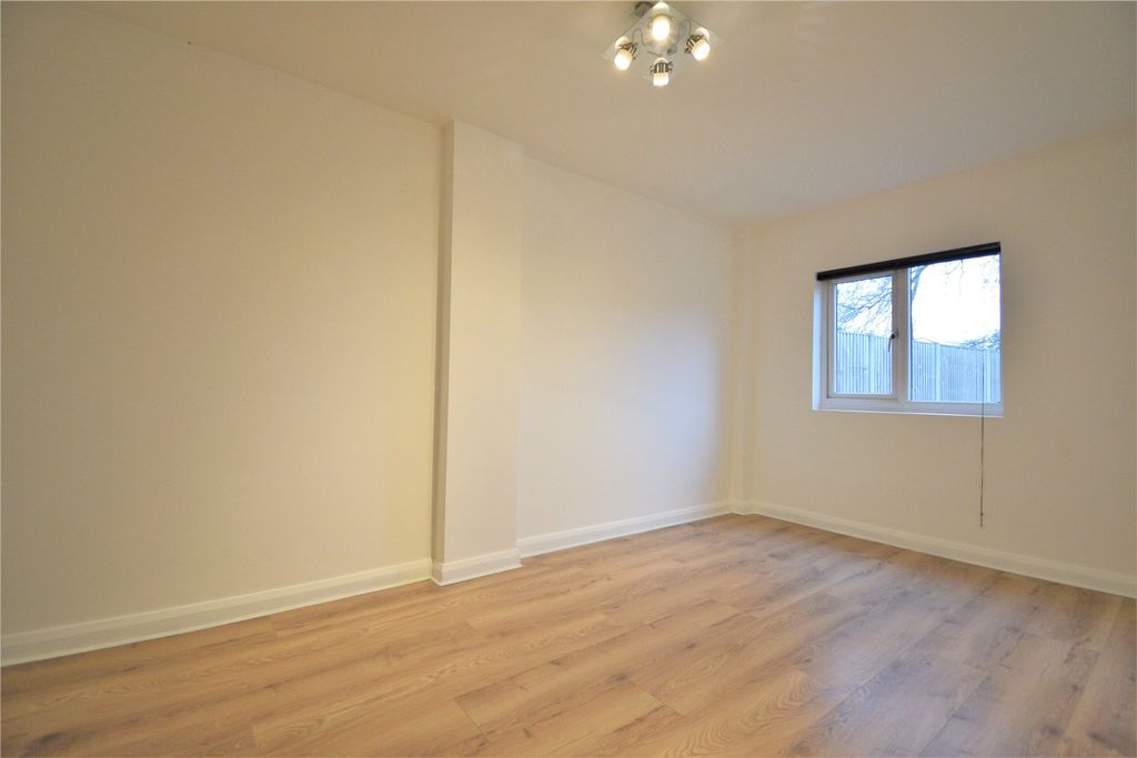 Property photo 3 of 9 Picture No. 30