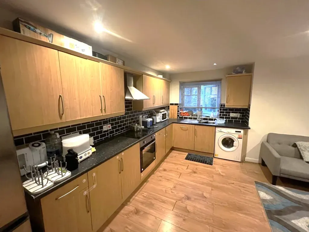 Property photo 3 of 5 Na