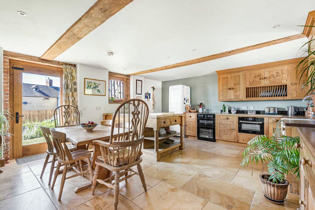 Property photo 3 of 27 Kitchen Diner