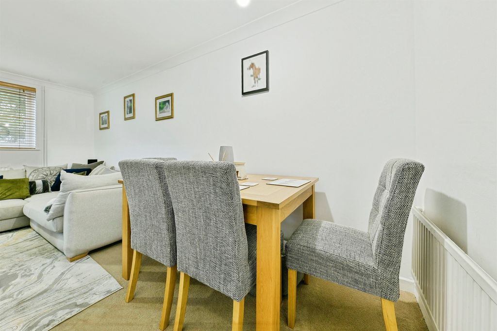 Property photo 3 of 20