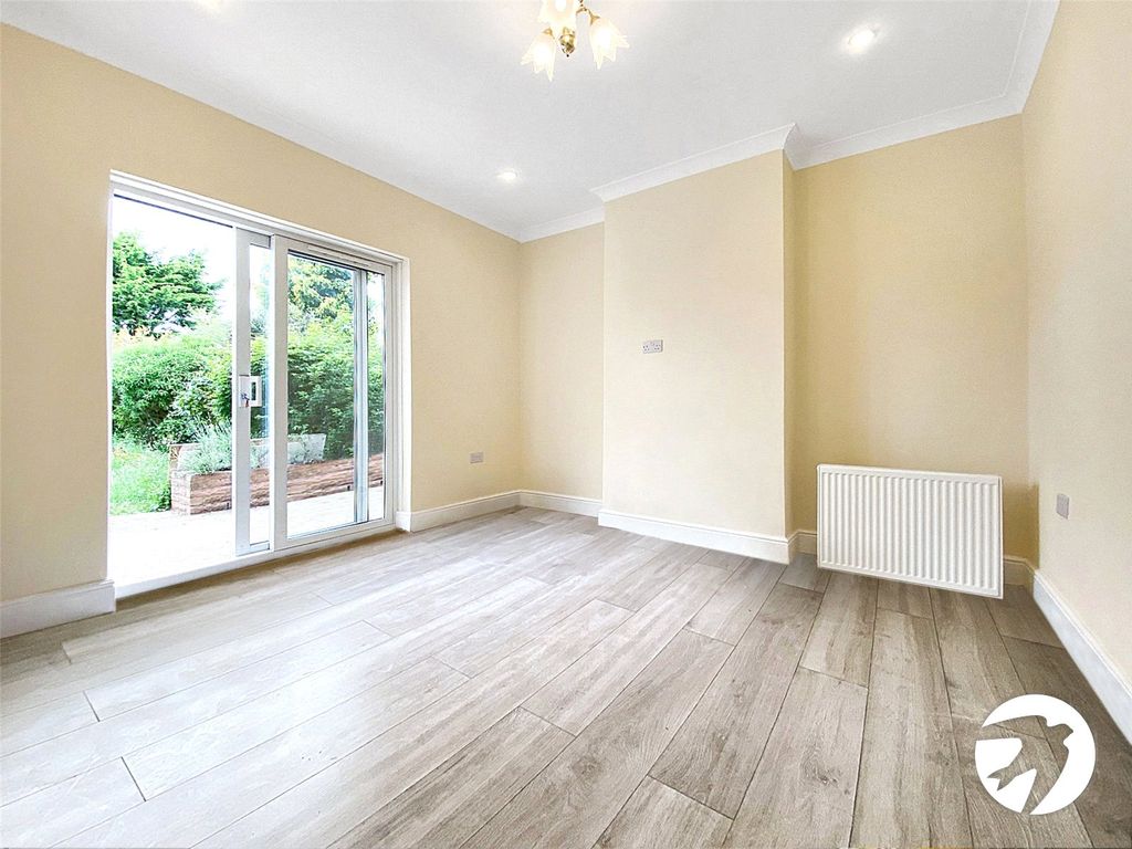 Property photo 3 of 11 Picture No. 14