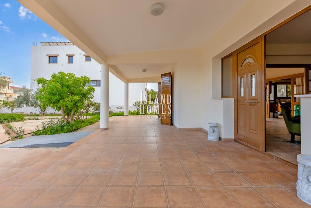 Property photo 3 of 31