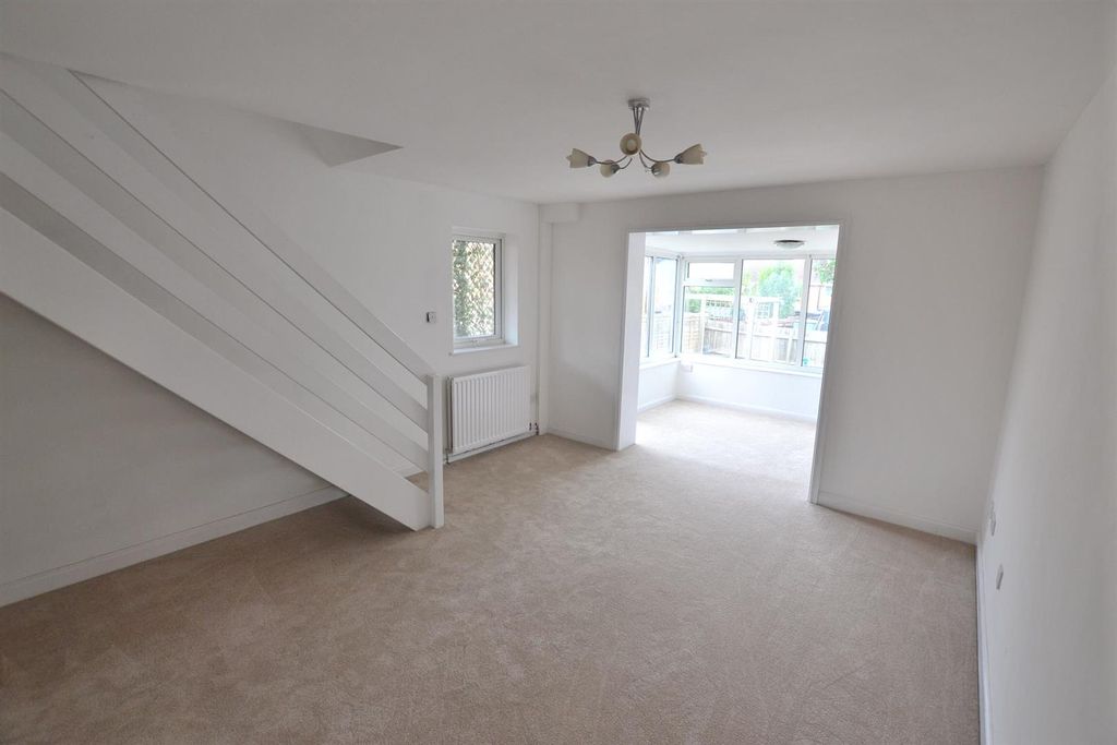 Property photo 3 of 16 Phoenix Drive (2).Jpg