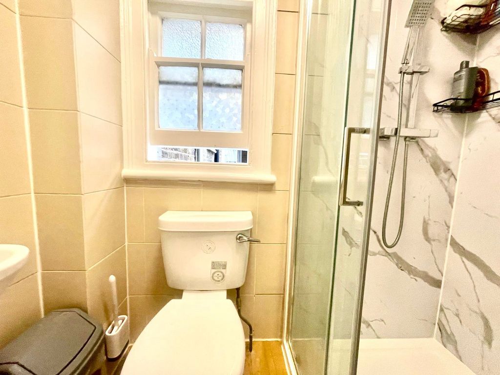 Property photo 3 of 11 Photo 11