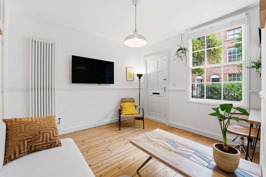 Property photo 2 of 21