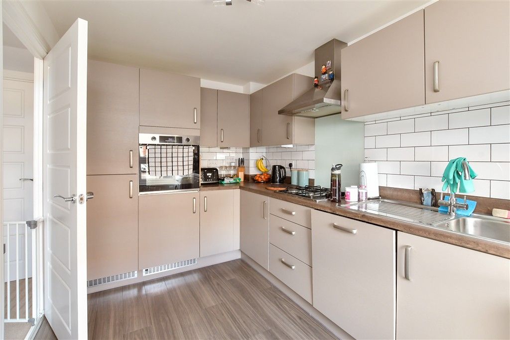 Property photo 3 of 14 Kitchen