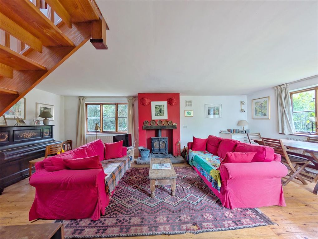 Property photo 2 of 23