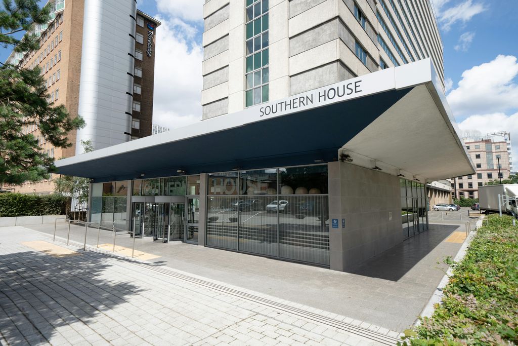 Property photo 3 of 18 Exterior07.Jpg