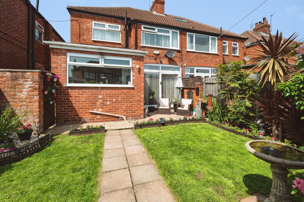 Property photo 2 of 19