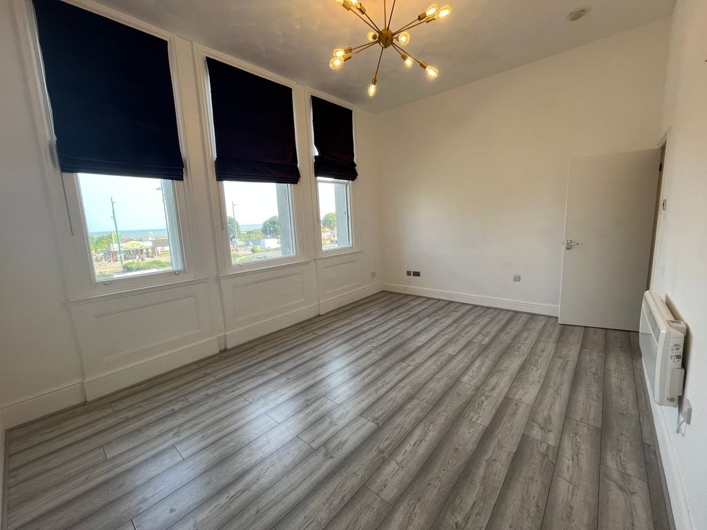 Property photo 2 of 6 Living Room
