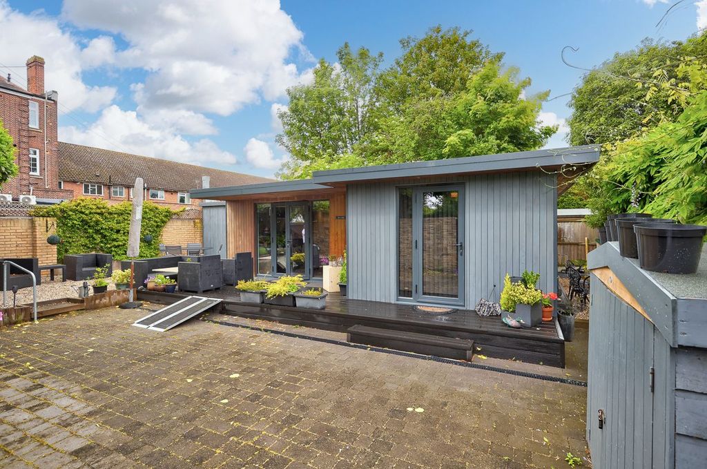 Property photo 1 of 46