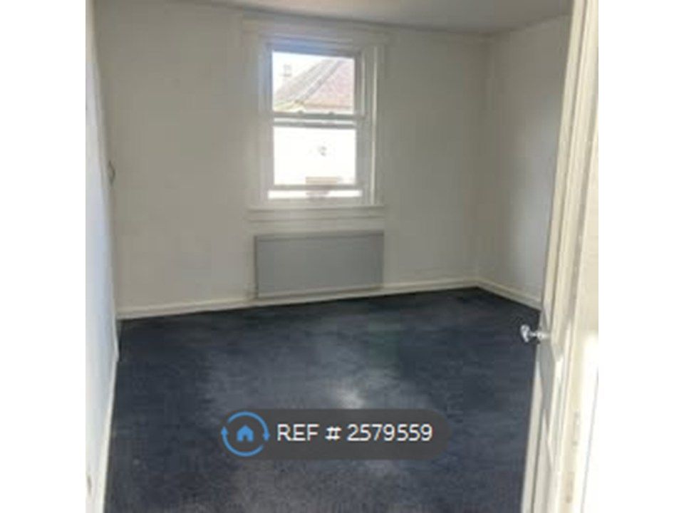 Property photo 1 of 8 Bedroom 1