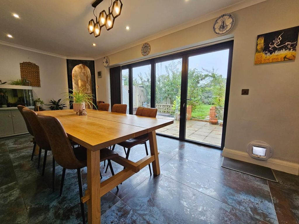 Property photo 3 of 12 Dining Room