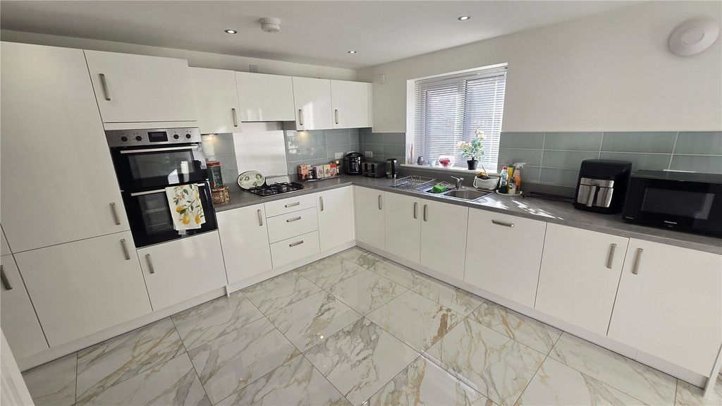 Property photo 3 of 26 Picture No. 22