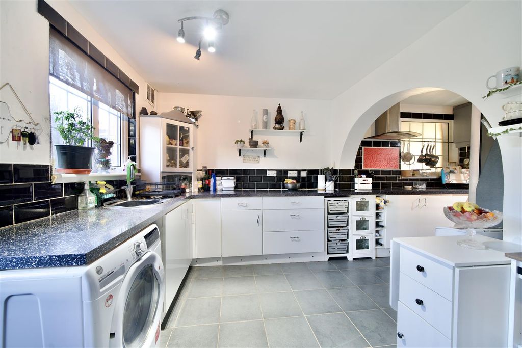 Property photo 3 of 16 Dsc01171.Jpeg