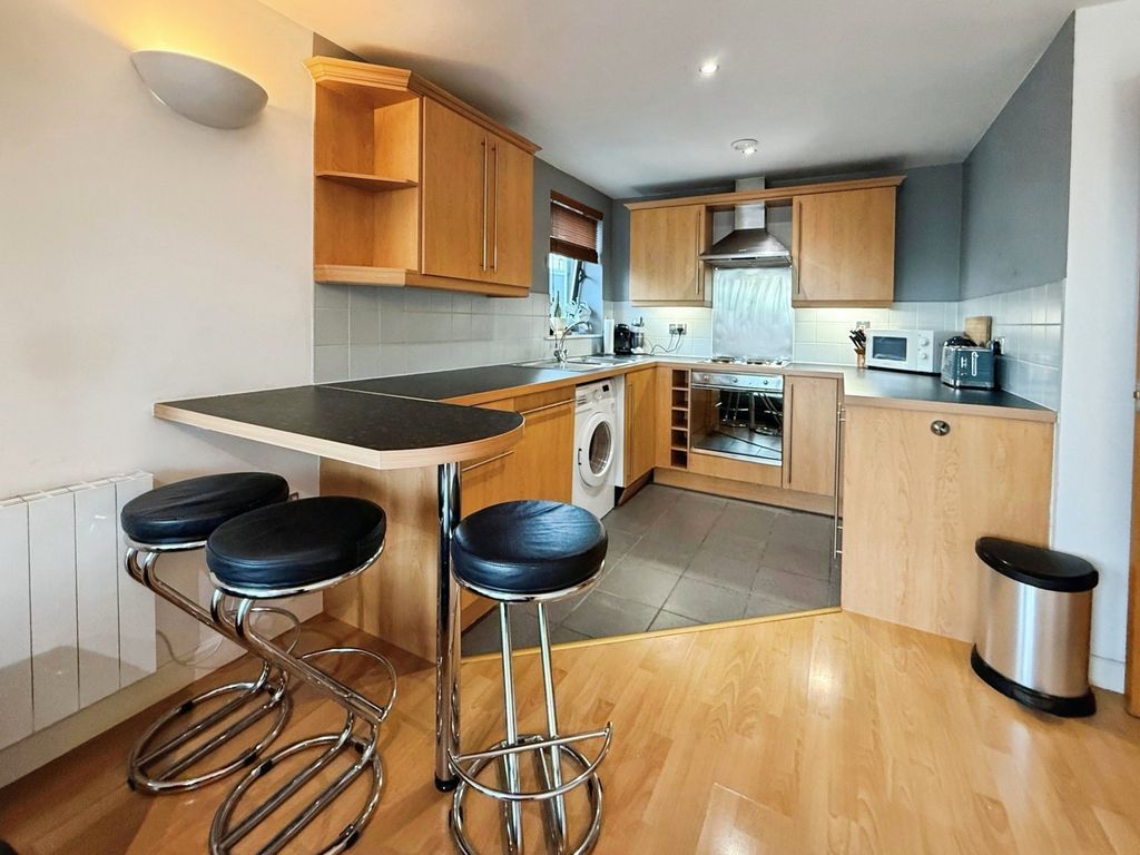 Property photo 2 of 9 Picture No. 24