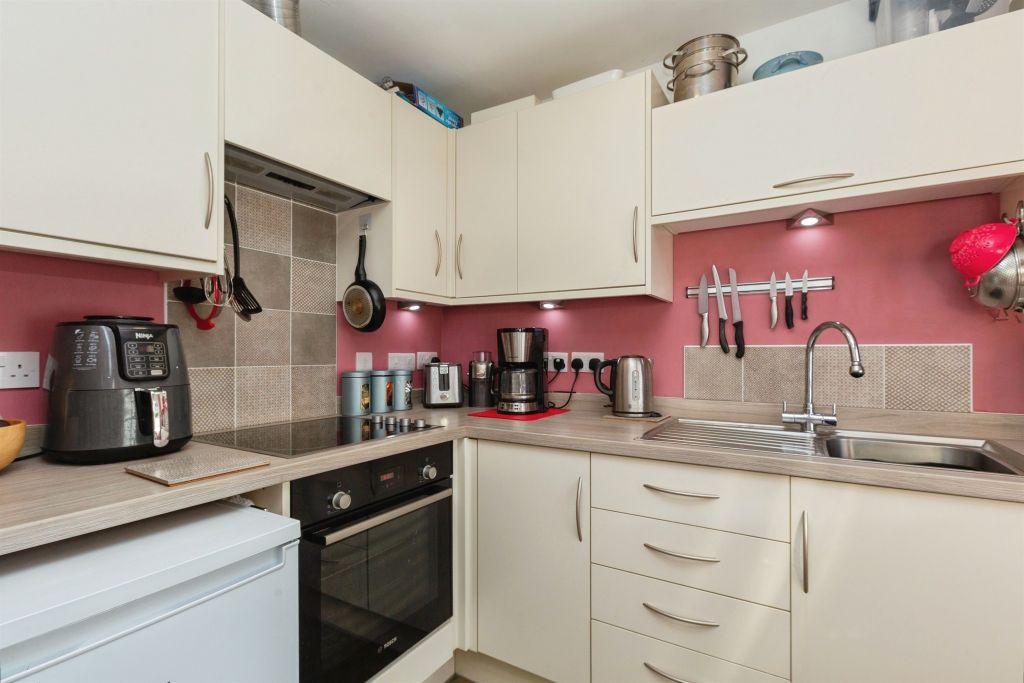 Property photo 2 of 13