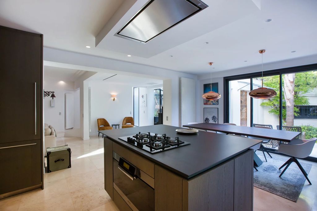 Property photo 3 of 22