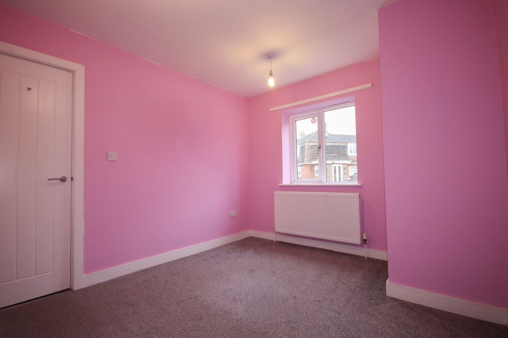 Property photo 2 of 7 Bedroom