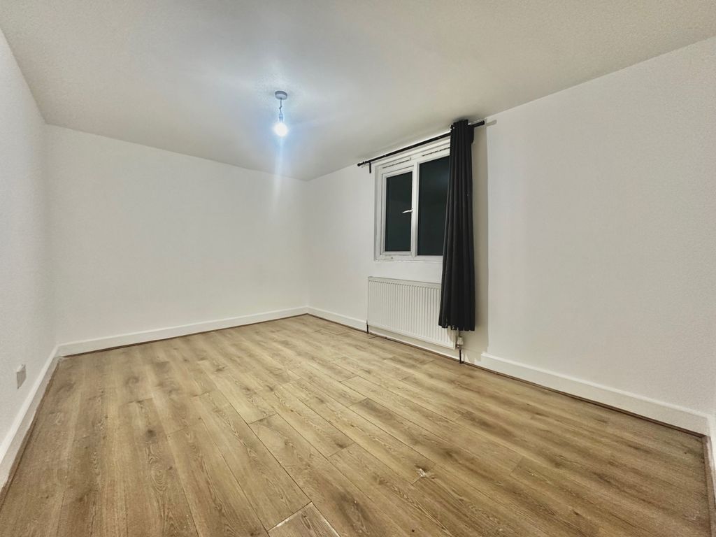 Property photo 3 of 9 Gallery