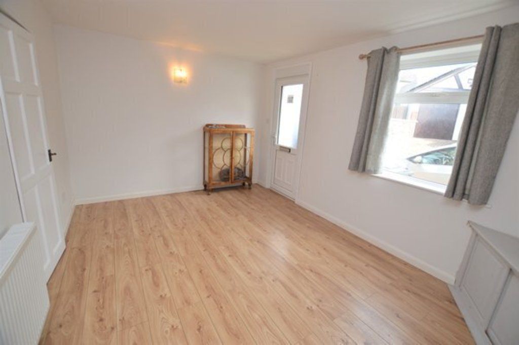 Property photo 3 of 11 Lounge