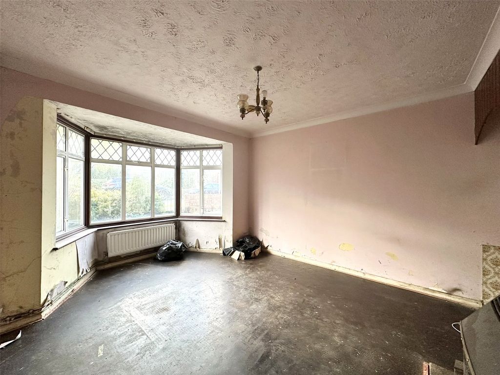 Property photo 2 of 18 Living Room