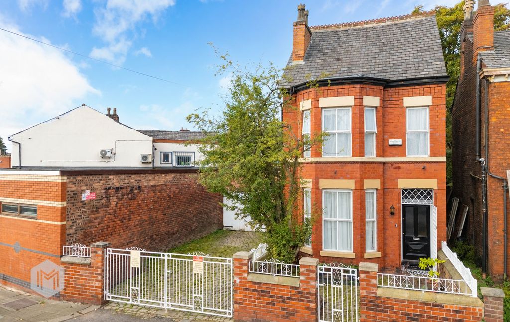 Property photo 1 of 42